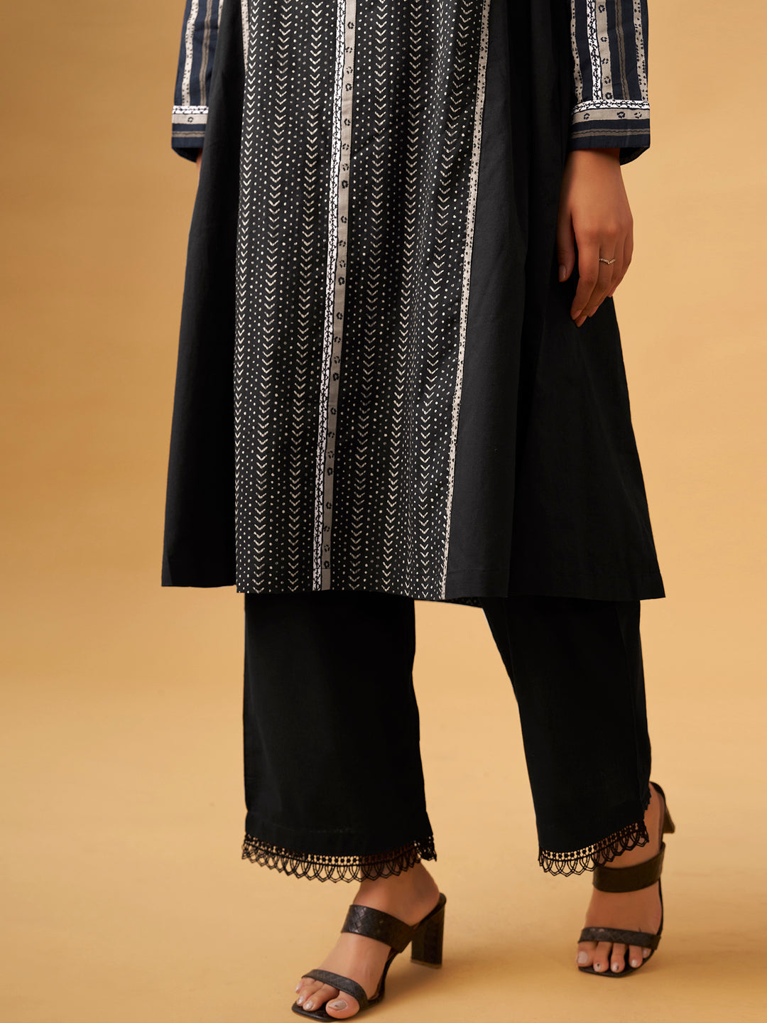 Classic Black Printed Cambric Kurta Set for Effortless Daywear