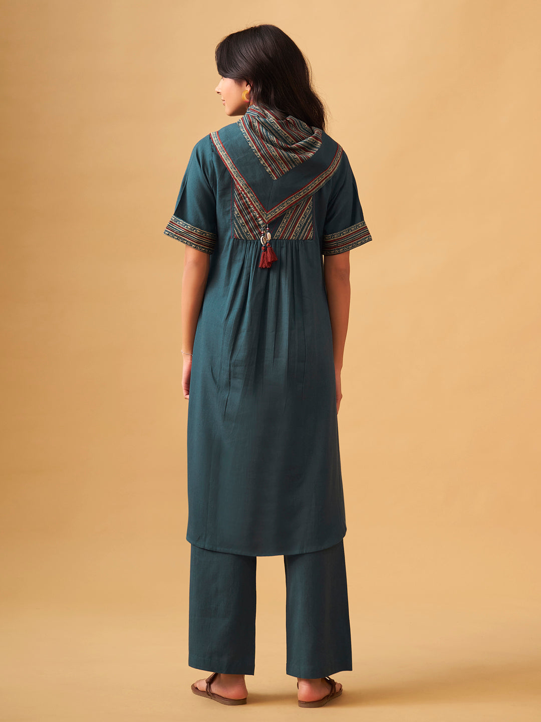 Textured Cotton Kurta Set with Matching Scarf