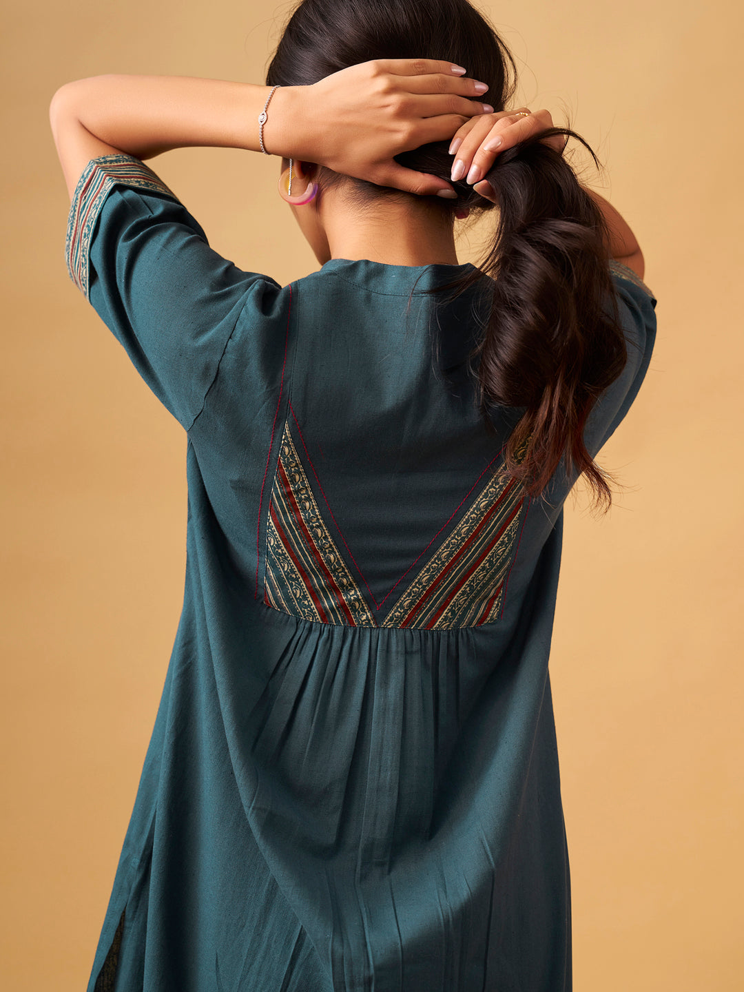 Textured Cotton Kurta Set with Matching Scarf