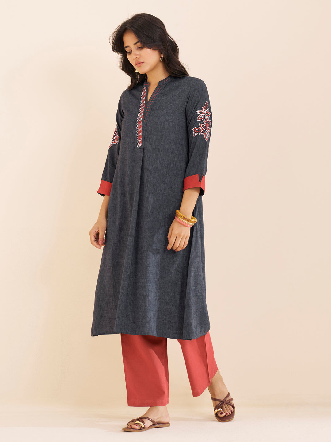 Elegant Grey Straight Kurta in Viscose Blend Fabric