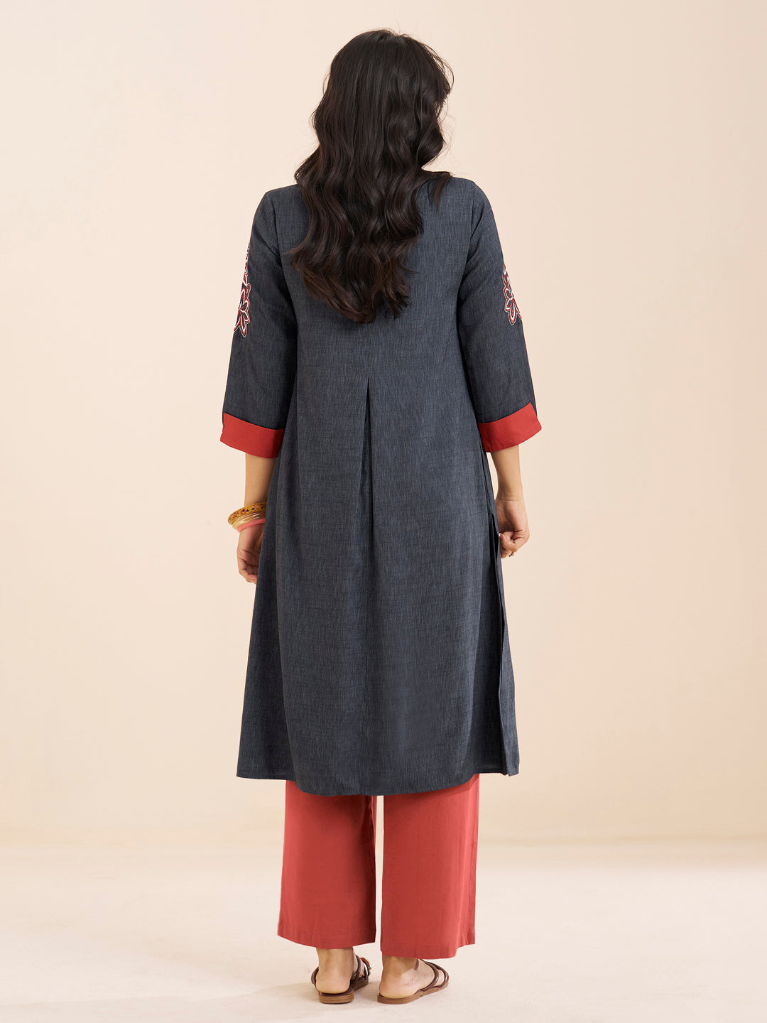 Elegant Grey Straight Kurta in Viscose Blend Fabric